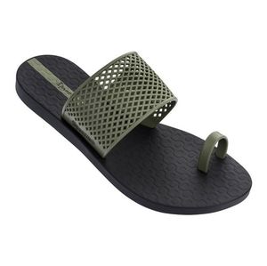 LIKE NEW! Ipanema Gadot Slide